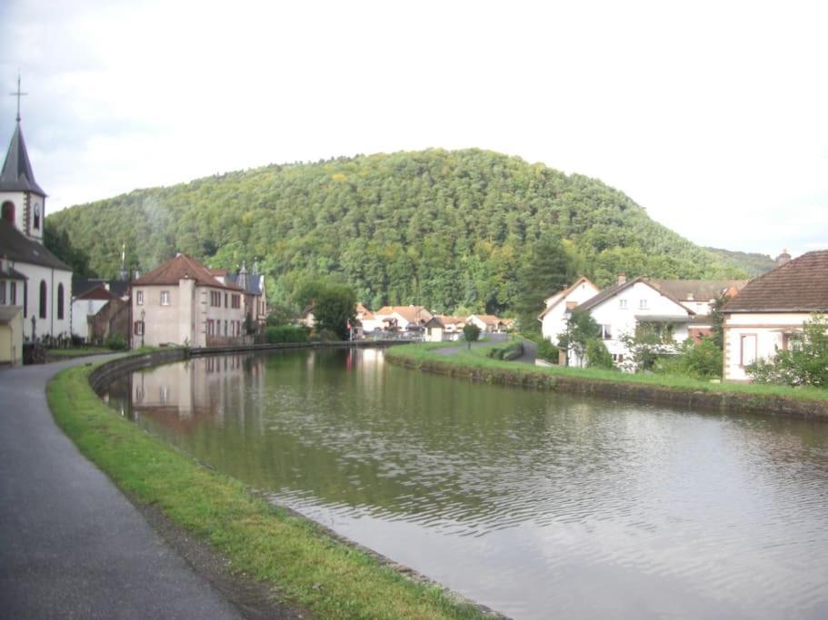 Gite Du Chateau Lutzelbourg Exterior photo